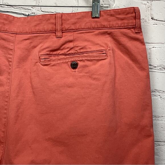L.L.Bean Shorts Men's 42 Mineral Red Flat Front Standard Fit Athleisure Vacation - Picture 4 of 6